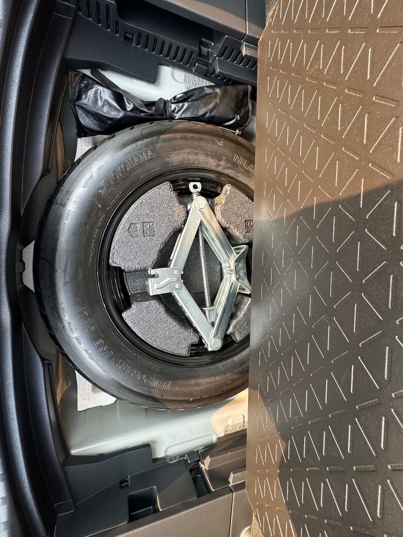 Toyota RAV4 XLE premium 2.5L Full option