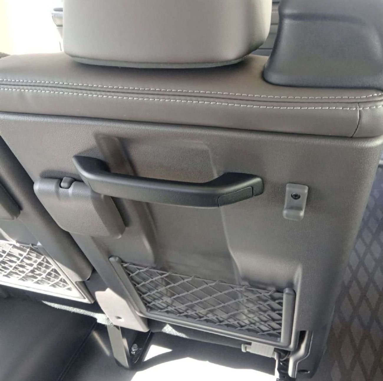 تويوتا هاياس 2.8L . Diesel . Automatic . Rear Wheel Drive . High Roof