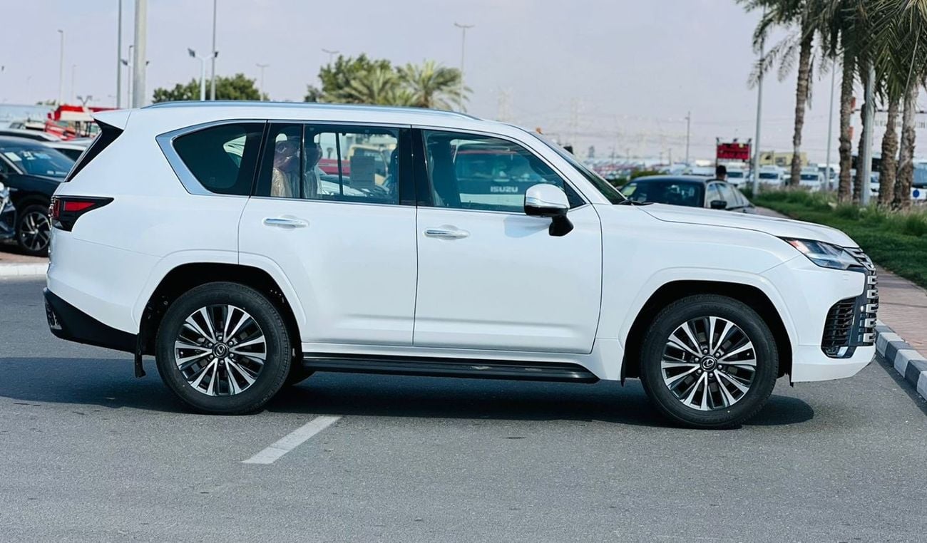Lexus LX 600 LEXUS_LX600_SIGNATURE_2023_GCC_FULL_OPTIONS_WHITE_2024_AVAILABLE