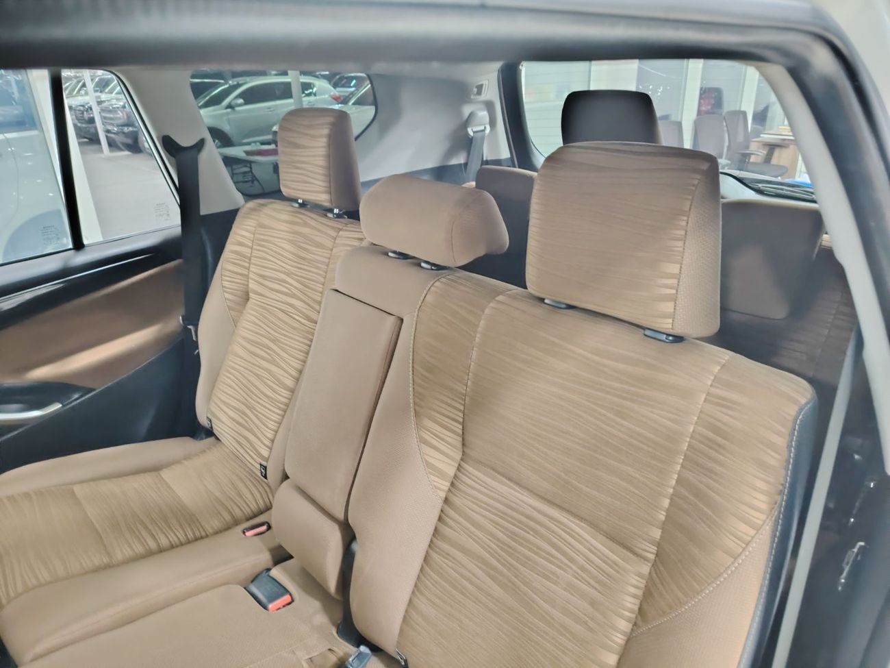 تويوتا إينوفا GL 2.7L