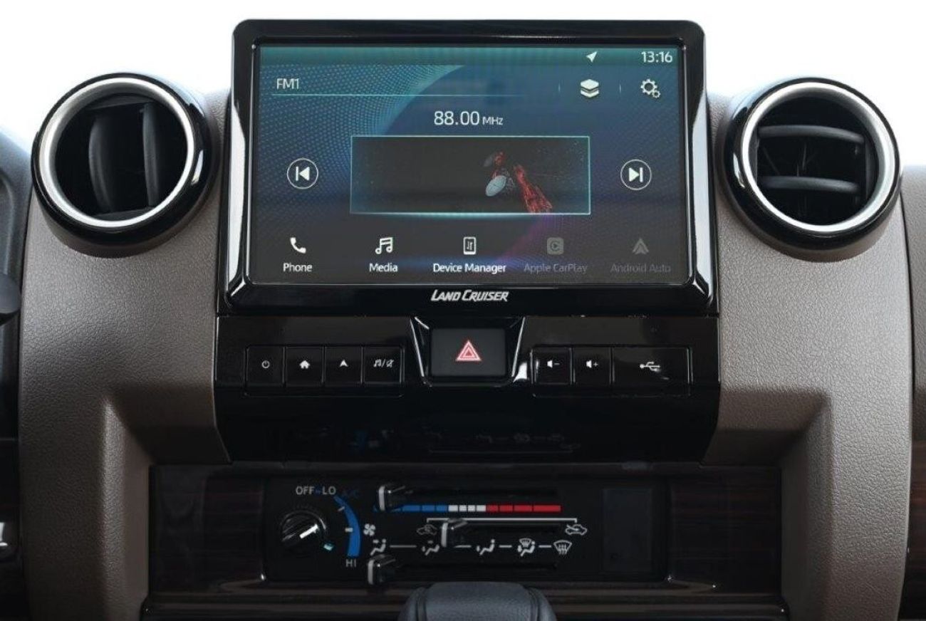 تويوتا لاند كروزر 70 4.0L Petrol 4WD Automatic