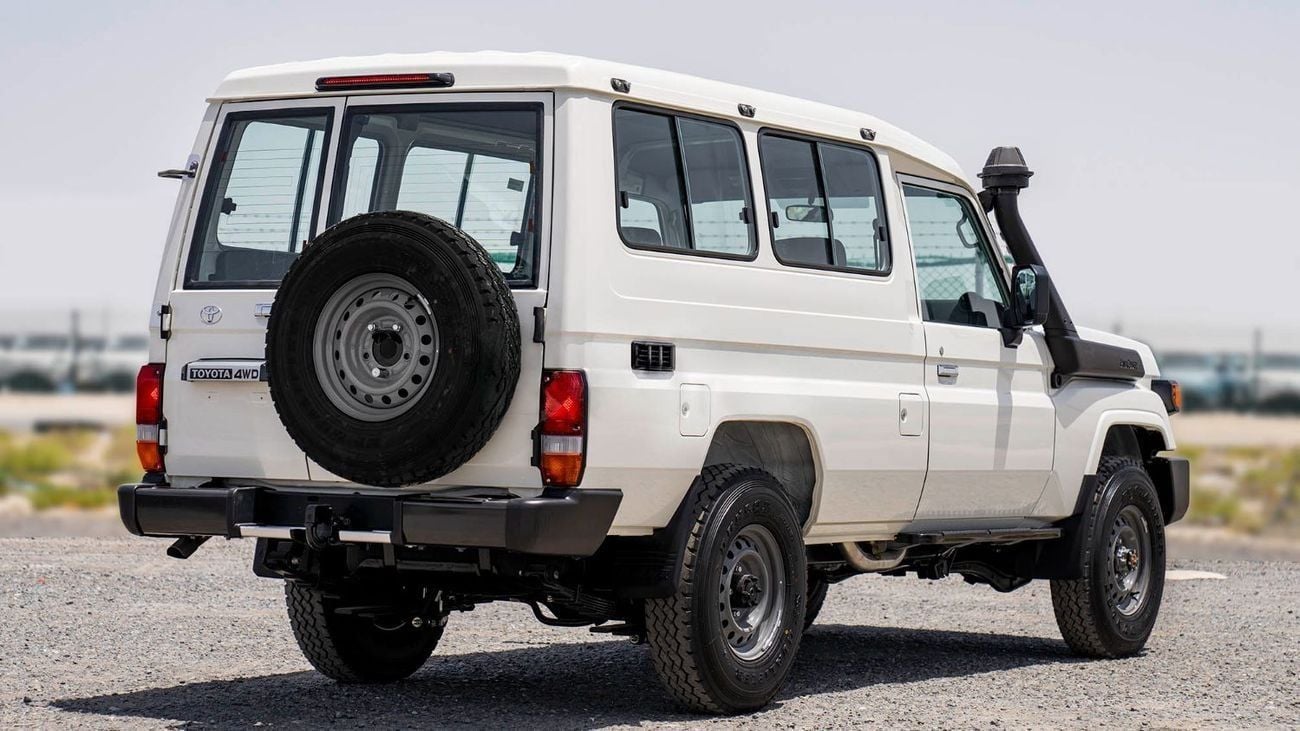 Toyota Land Cruiser 70 LC 78 HARDTOP 2.8L MT Lc 78 hard top 3 door AT 2.8L