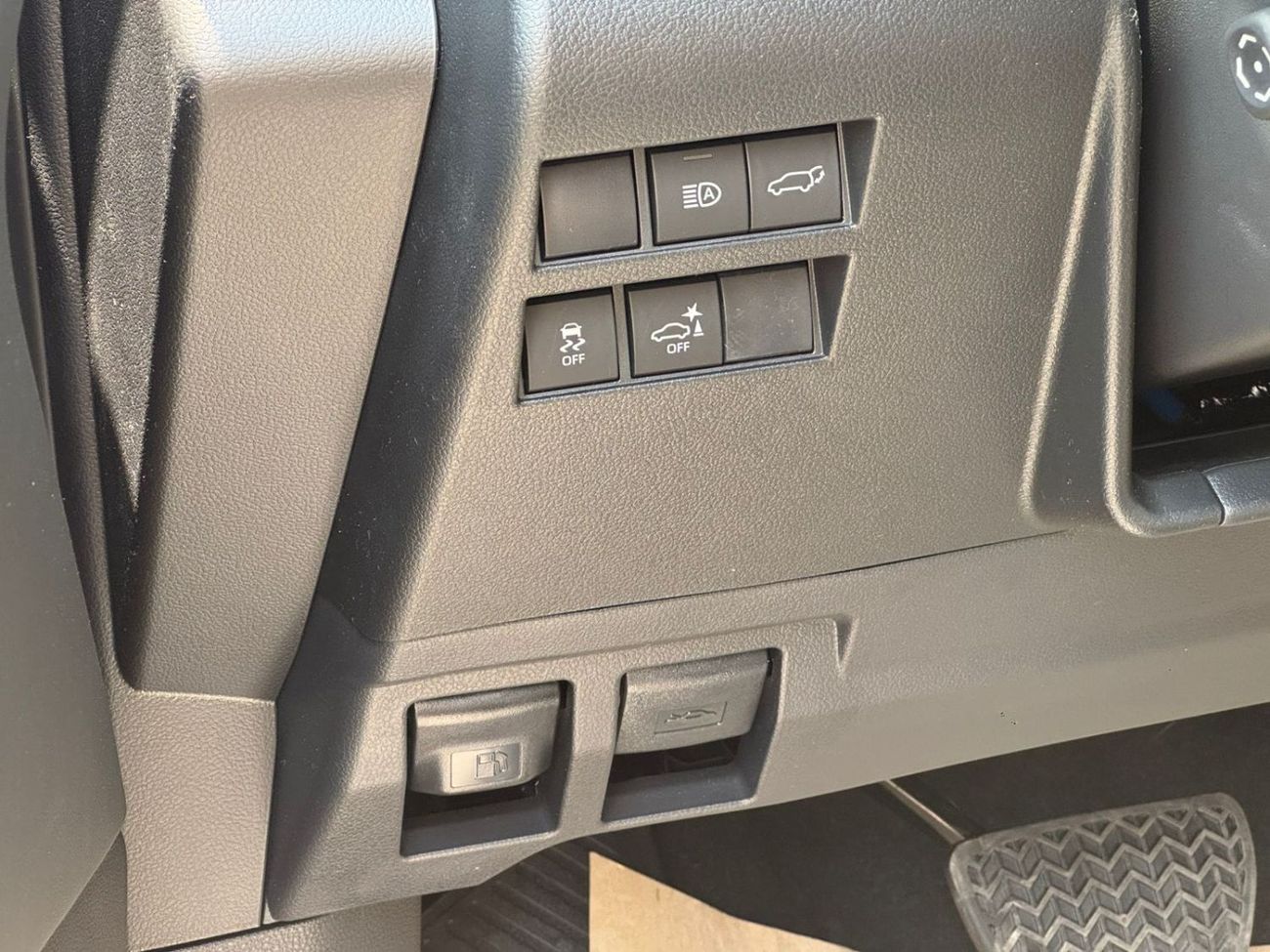 Toyota Land Cruiser 2025 Toyota Land Cruiser VX 3.5L TT, Black/Black, GCC Spec