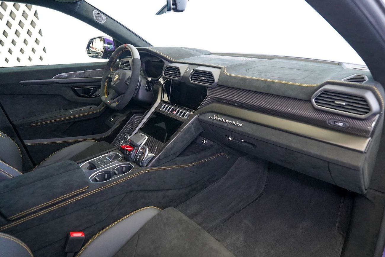 لامبورغيني اوروس 4.0T V8 Performante