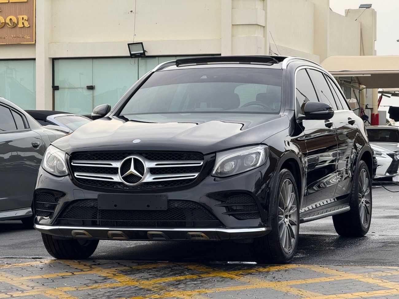 مرسيدس بنز GLC 300 Premium + 2.0L