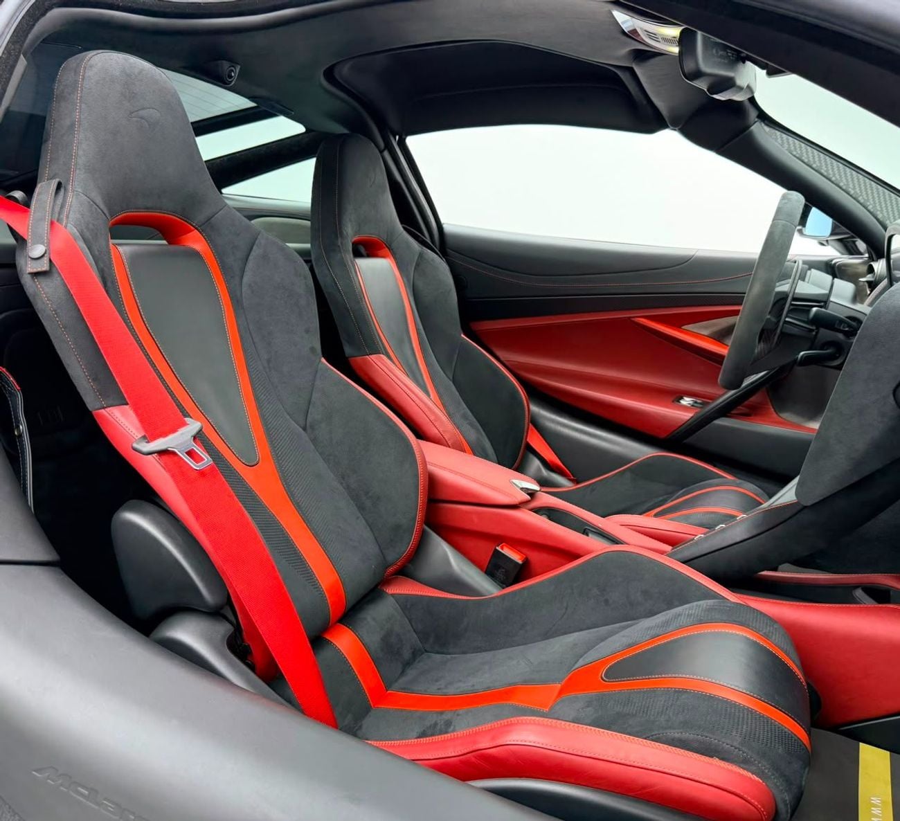 McLaren 720S PERFORMANCE 2018 McLaren 720s Performance Launch Edition, Carbon Fiber Package, Excellent Condition,