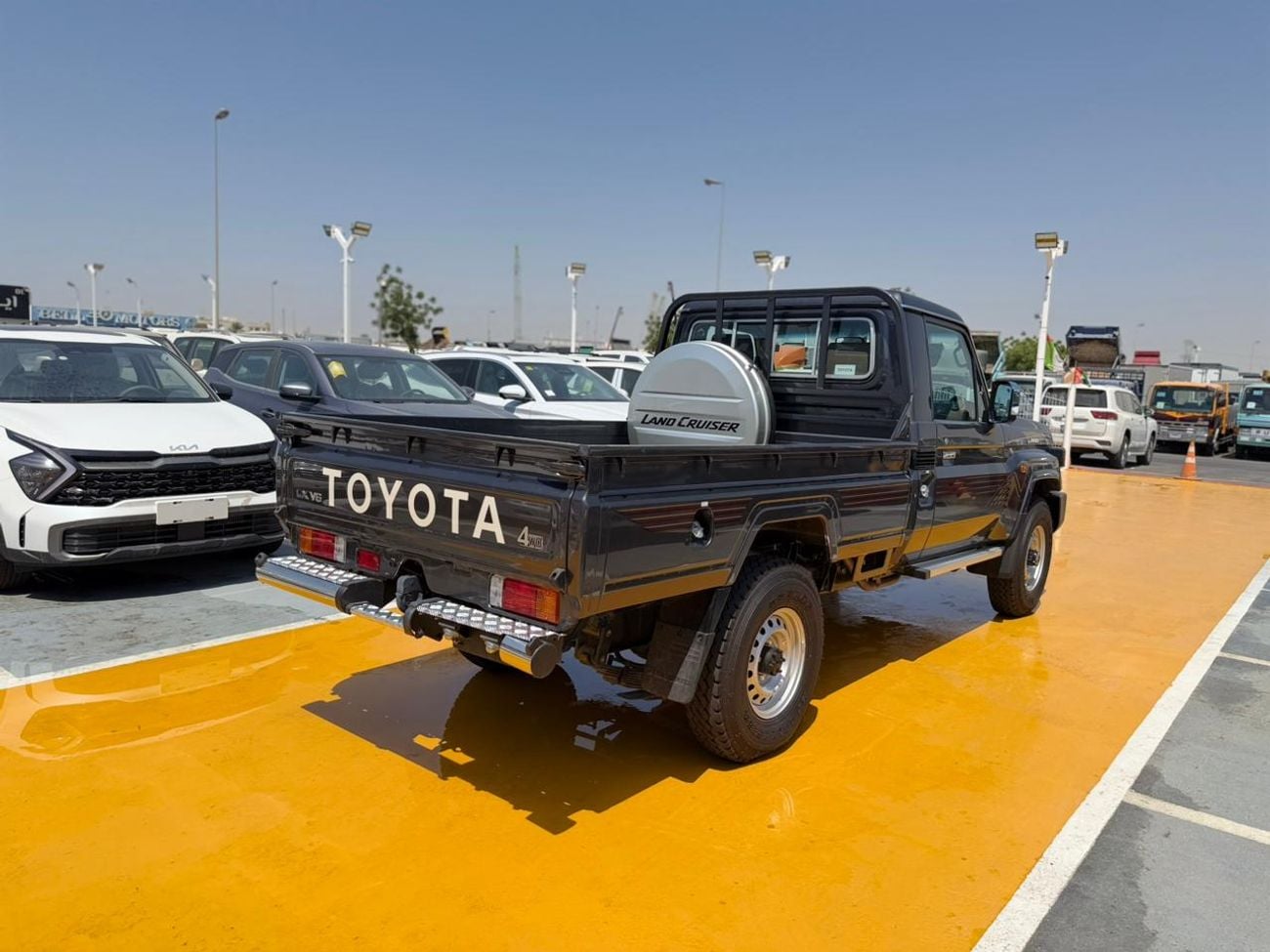 Toyota Land Cruiser Pick Up Std 4.0L Double Cab Utility 4WD