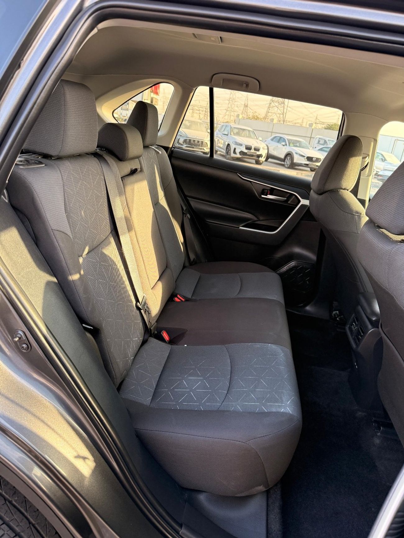 تويوتا راف ٤ XLE 2.5 L AWD Full Option 2025