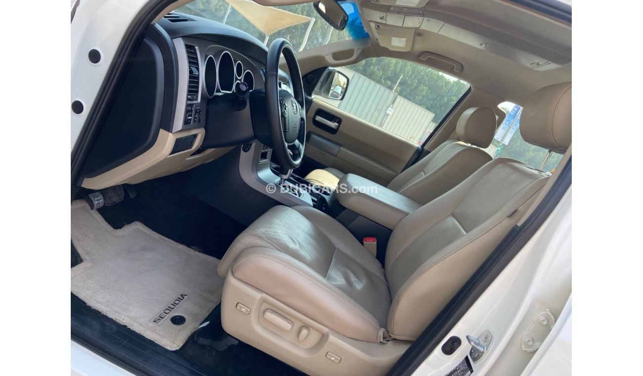 Toyota Sequoia Toyota sequoia 2013 limited g cc full automatic accident free very very good condition clean car