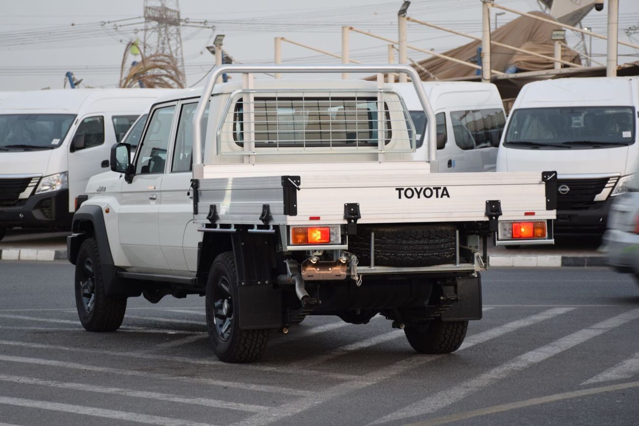 Toyota Land Cruiser Pick Up 4x4 Diesel 2.8L (Right hand)