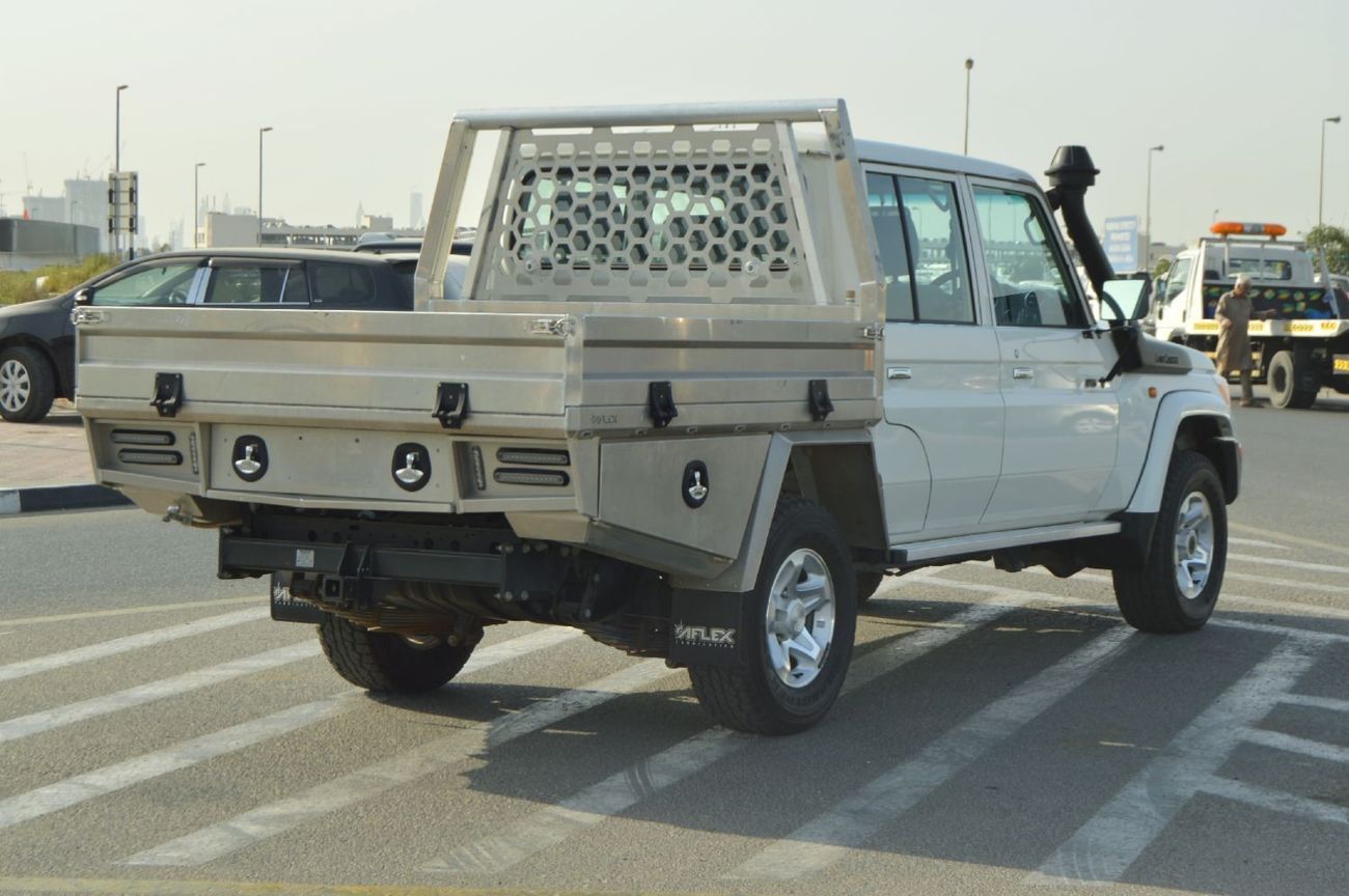 تويوتا لاند كروزر بيك آب 4.5L Double cabin