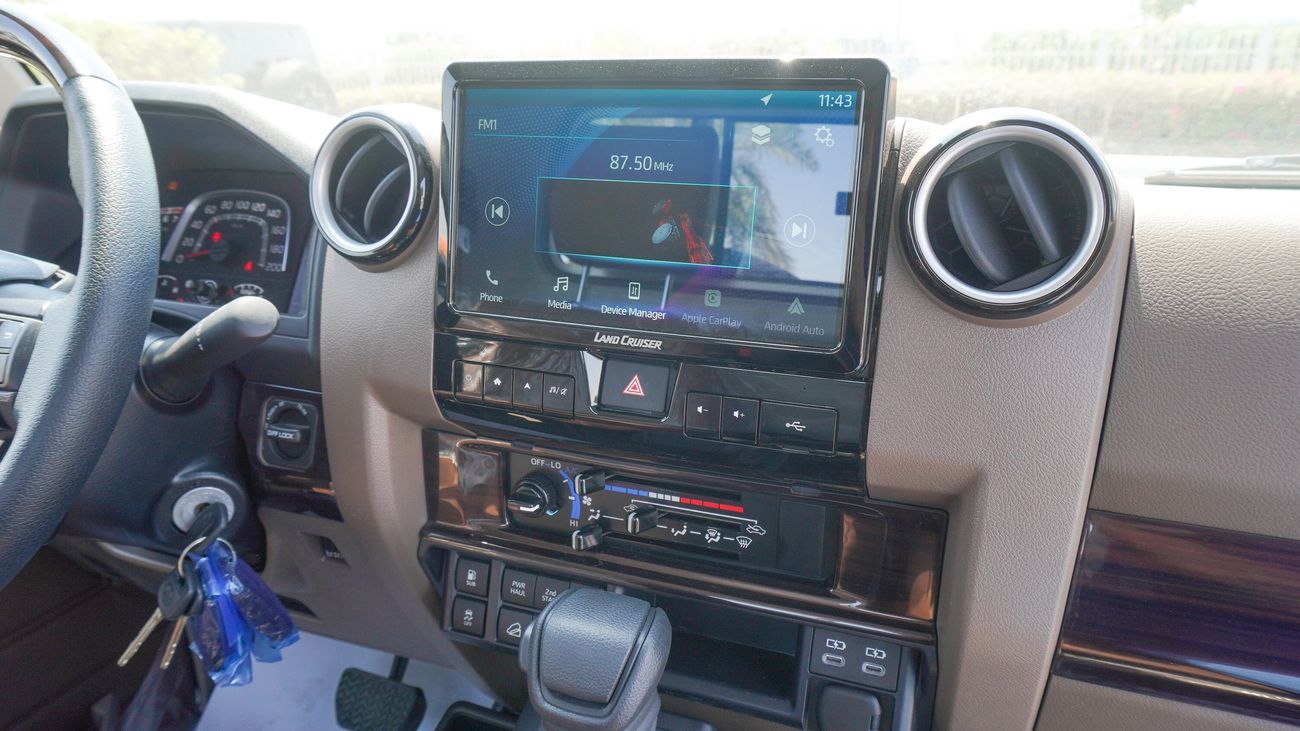 Toyota Land Cruiser Pick Up LX 4.0L V6 A/T