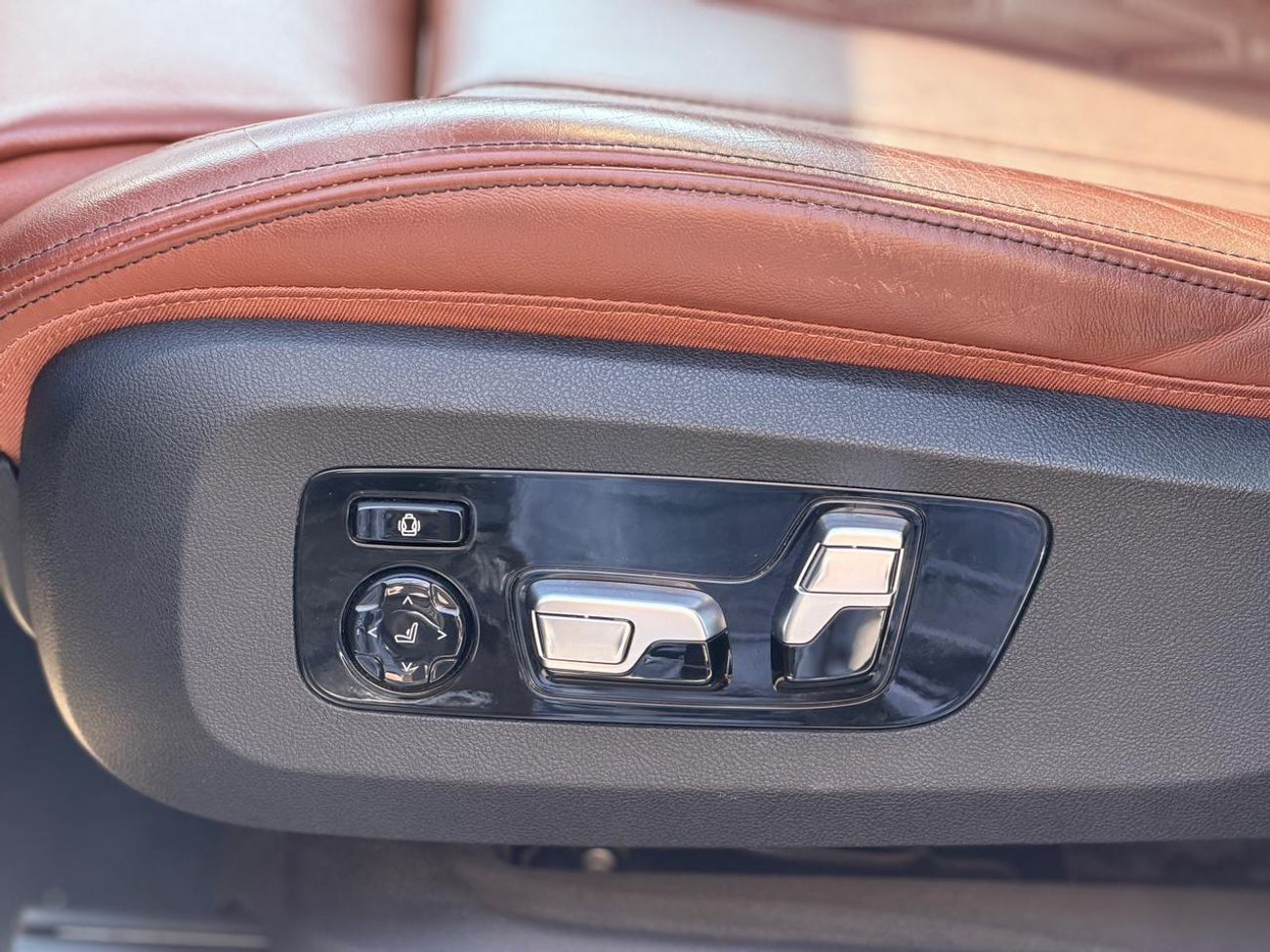 BMW X7 40i M Sport Premium 3.0L BMW X7 X-Drive 40i M Package / GCC / 2019 / Full AService History / Origina