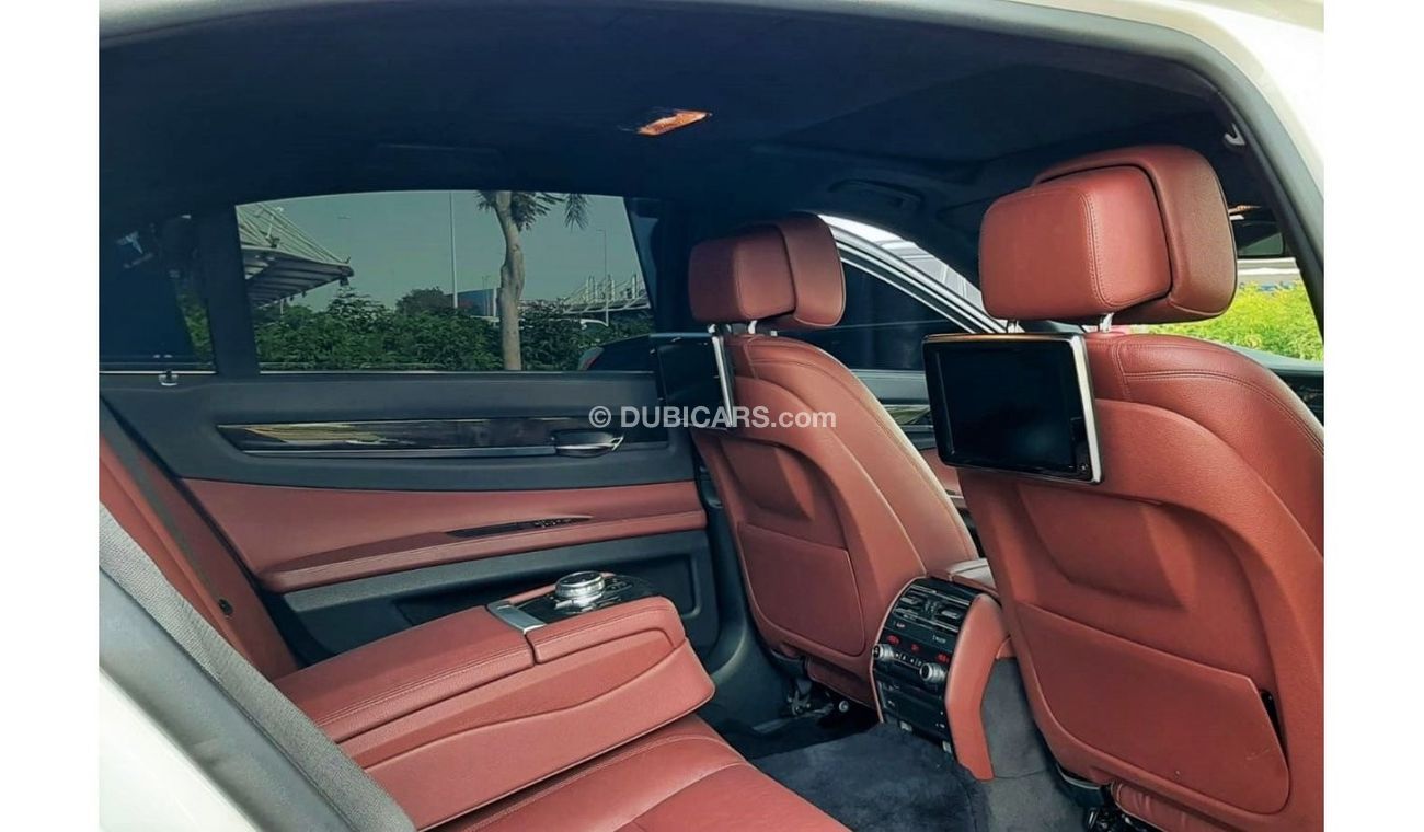 بي أم دبليو 730Li LI - 2015 - UNDER WARRANTY - IMMACULATE CONDITION