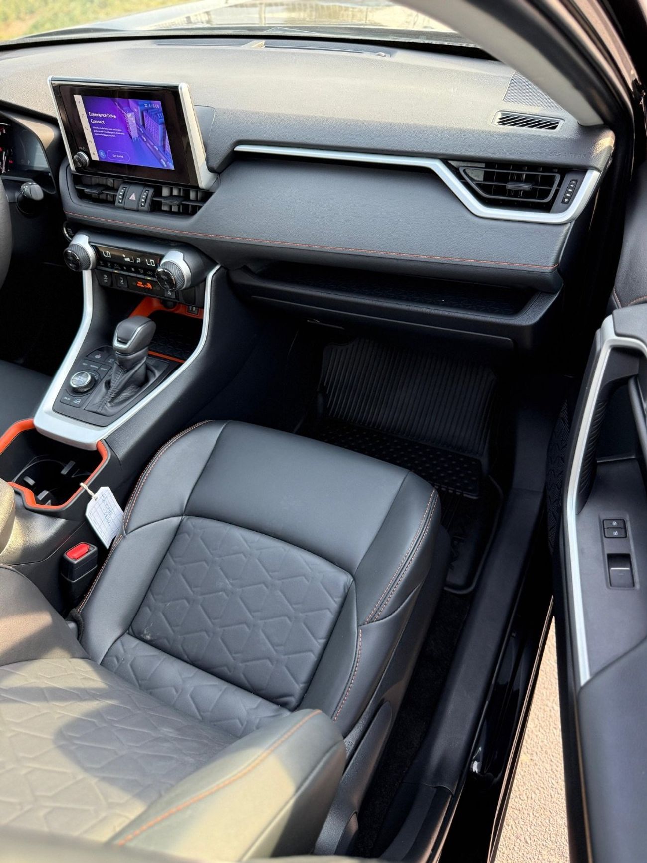 تويوتا راف ٤ Adventure Full Option 4WD Sunroof, leather, push start