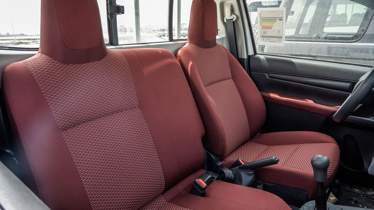 Toyota Hilux GL TOYOTA HILUX 2.4 SINGLE CABIN BASIC 4X4 MT -2026YM