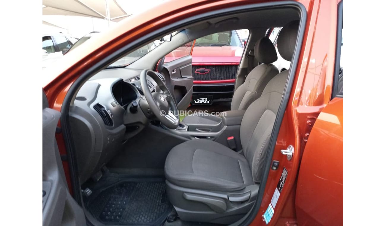 Kia Sportage 2012 Gulf model, agency paint, alloy wheels, cruise control, rear wing camera, in excellent conditio