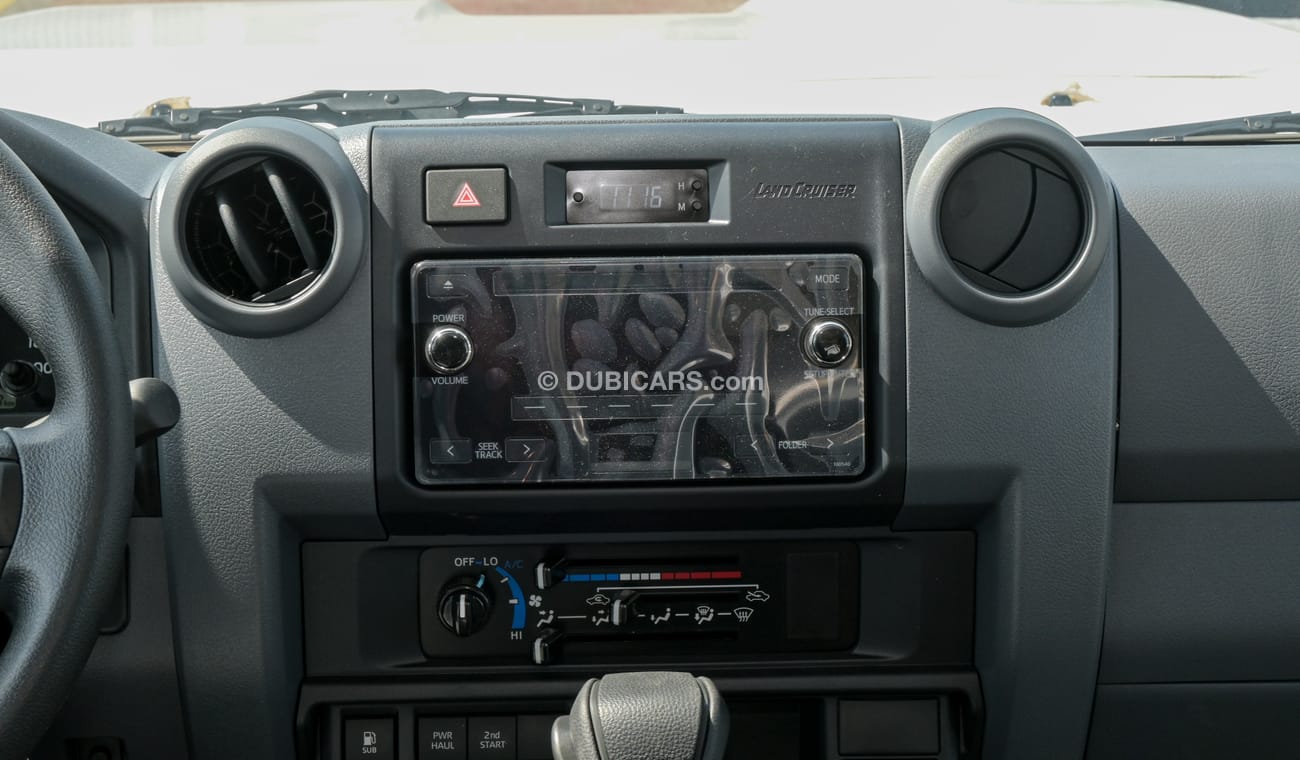 Toyota Land Cruiser 70 4.0L. V6. A/T