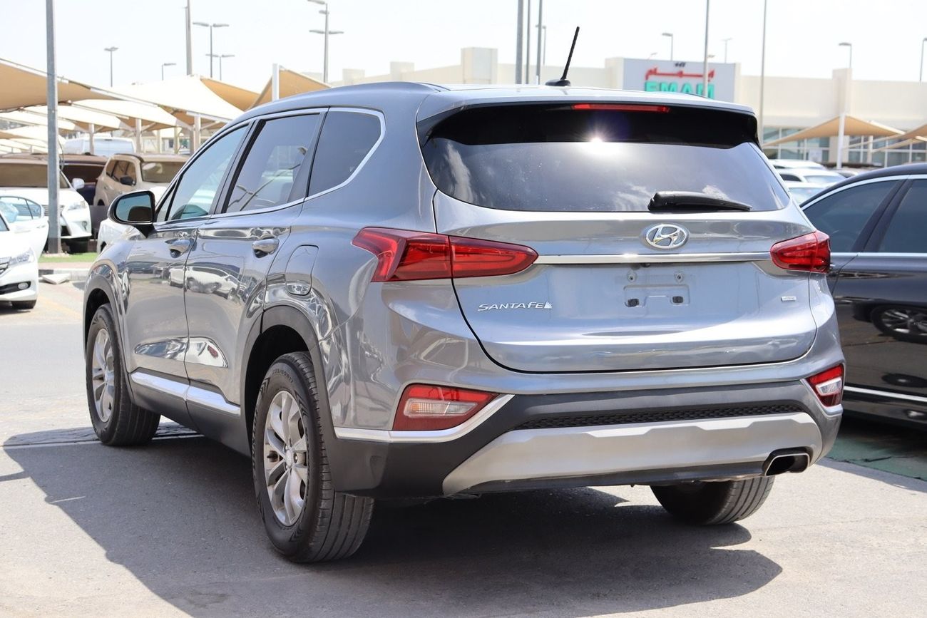 هيونداي سانتا في Smart 2.4L Hyundai Santa Fe / 2019 / Mid / USA / 86,000Mi