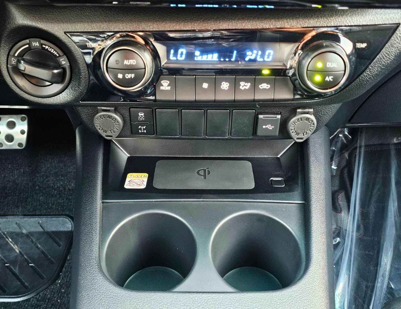 Toyota Hilux GR SPORT | 4.0L V6 PETROL | BLIND SPOT | OVER FNDER+WIDE BODY | 360 САМ | DIFF LOCK | CODE # H4GRY