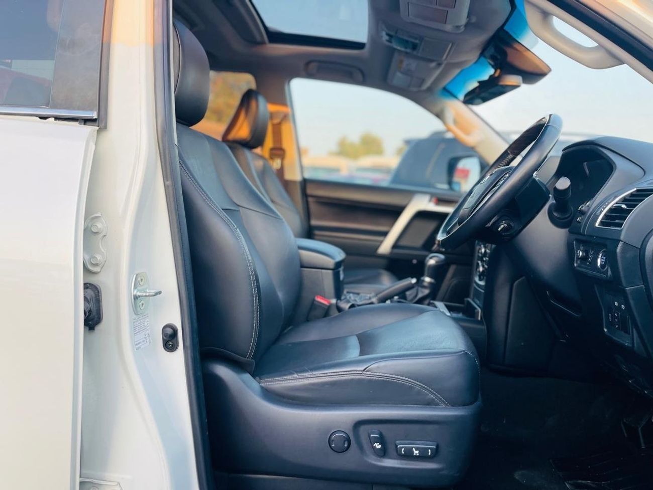 Toyota Prado Toyota KAKADU Prado 2021 Years 2.8 L Diesel full option Top the Range