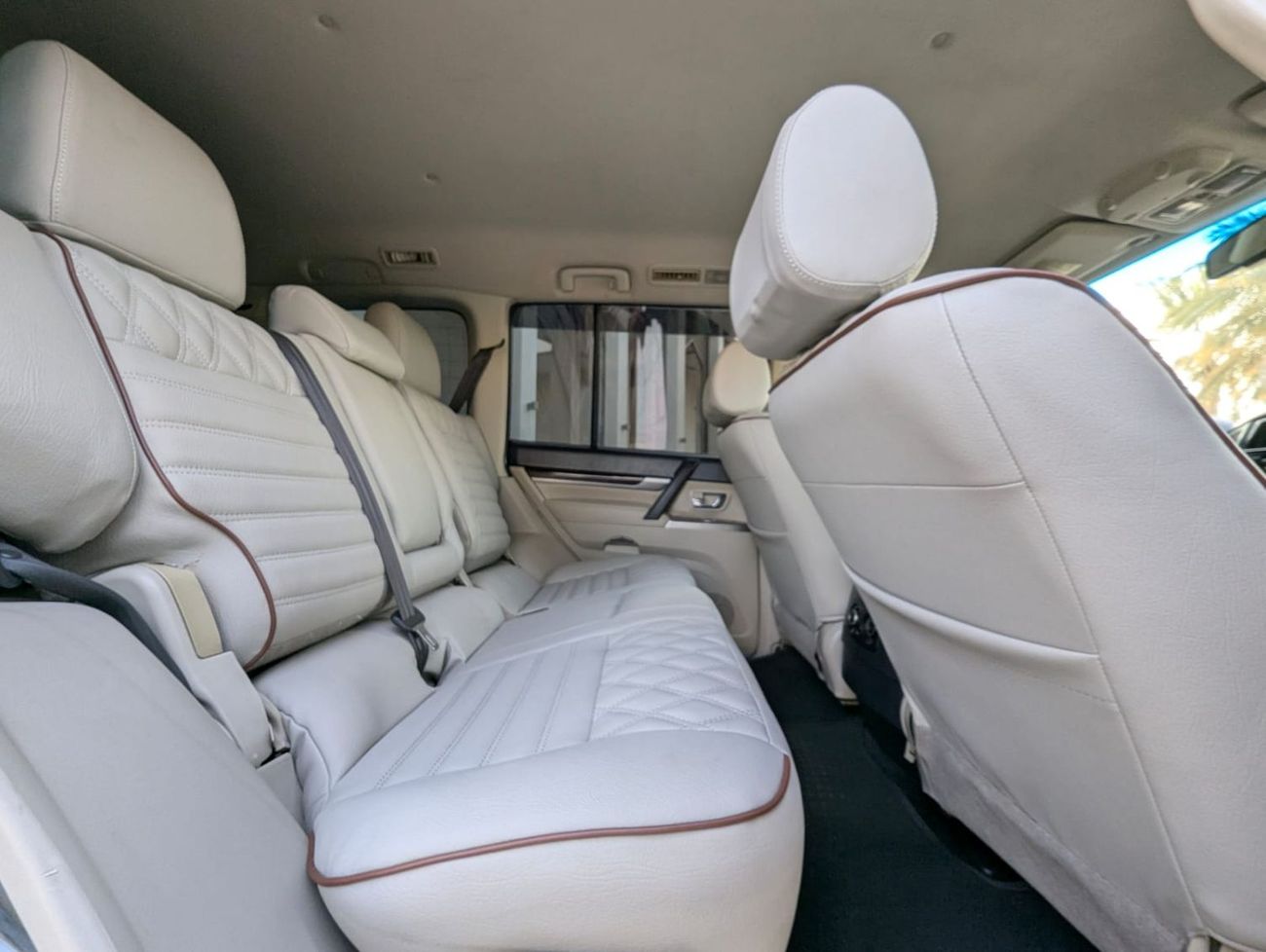 Mitsubishi Pajero Mitsubishi Pajero 2017 grey LHD Petro engine