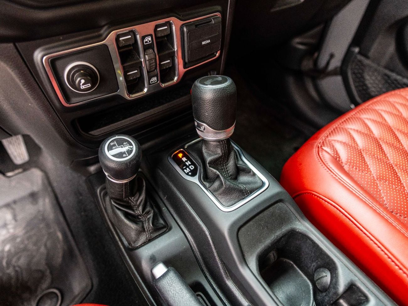 جيب رانجلر Unlimited Sport 3.6L A/T