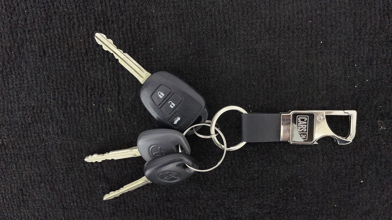 تويوتا يارس SE 1.5 | بدون دفعة مقدمة | اختبار قيادة مجاني للمنزل