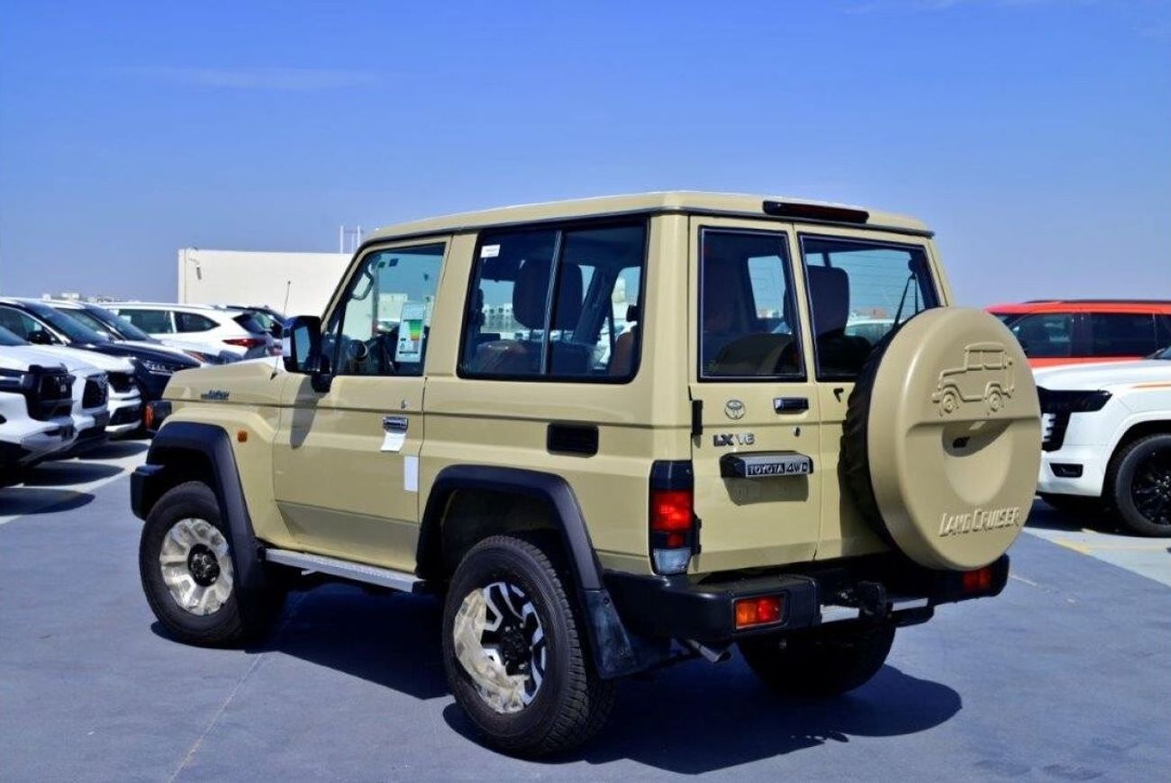 تويوتا لاند كروزر 70 4.0L Petrol 4WD Automatic
