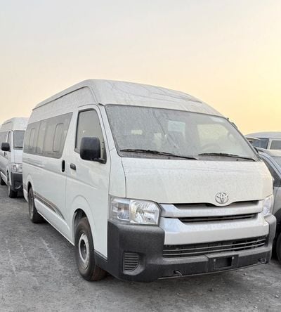 Toyota Hiace DLS - STANDARD ROOF