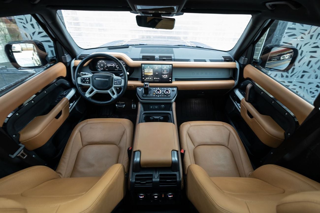 Land Rover Defender P400 90 HSE 3.0L (5 Seater)