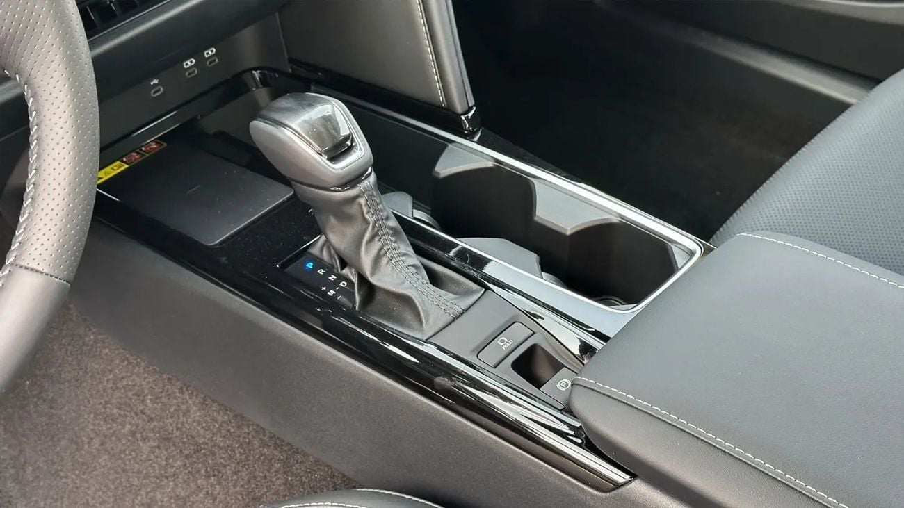 Toyota Camry GLE HEV Toyota/CAMRY/2.0 GVP LUXURY AT 2026