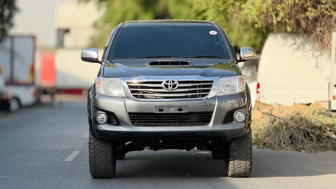 Toyota Hilux SMART CAB | MANUAL TRANSMISISON | 3.0L DIESEL | 4X4 SPORTS BAR | RHD