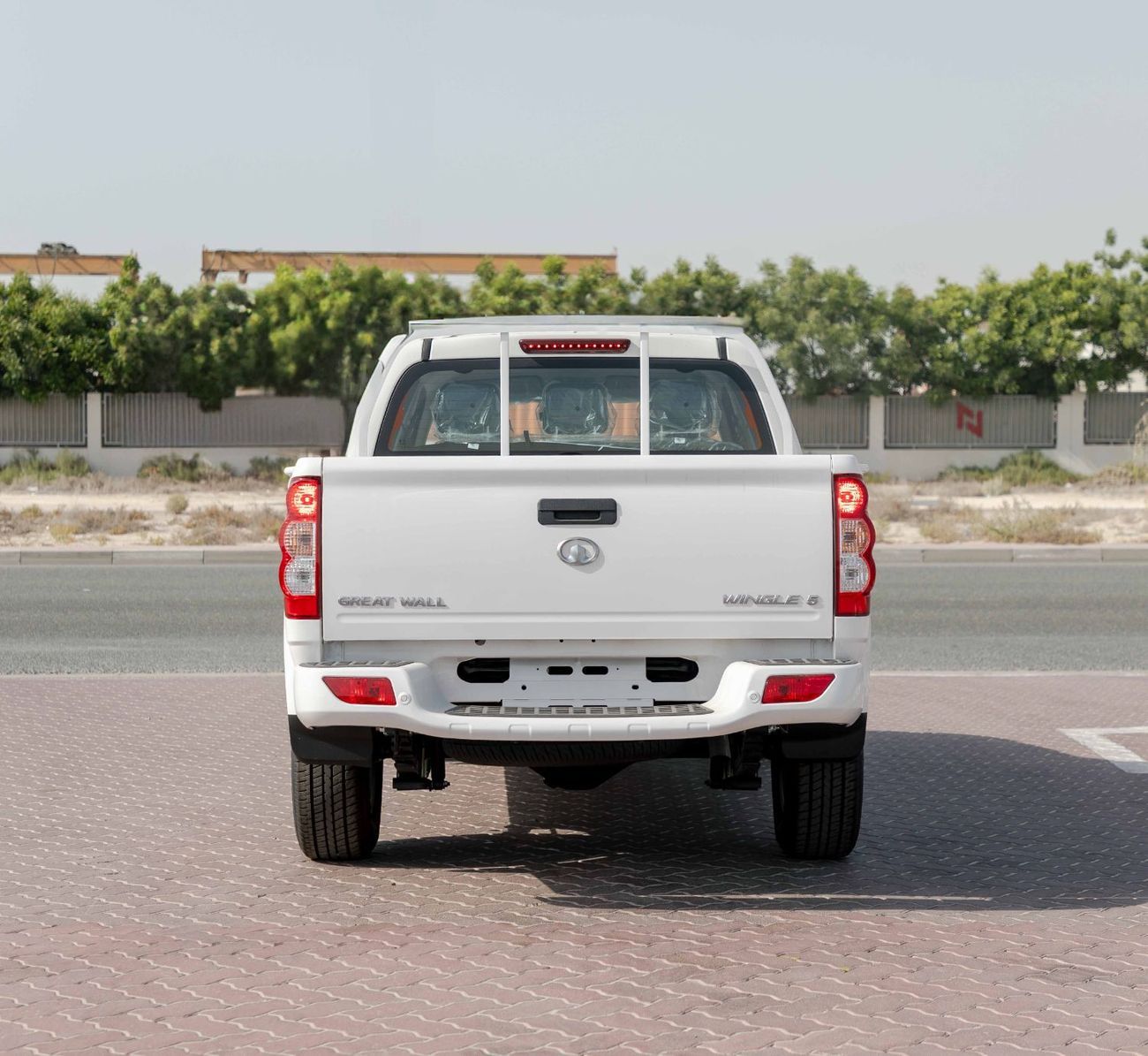 جريت وول وينغل 2026 Greatwall Wingle 5 4X2 Luxury 2.0L - Manual - Titanium White Inside Black | Export Price