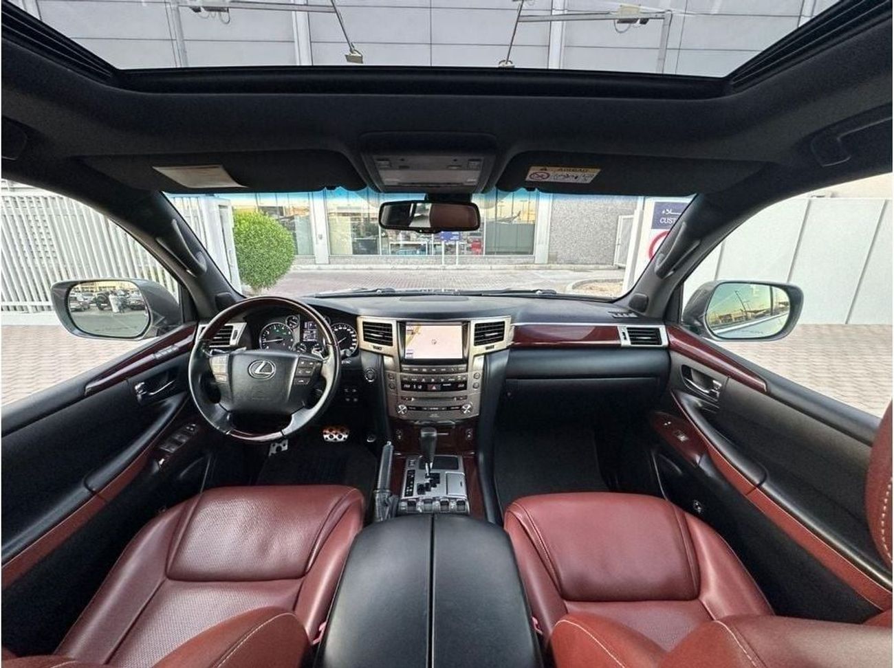 لكزس LX 570 Platinum Signature 5.7L LEXUS LX570s 2014 GCC// ACCIDENTS FREE// FULL OPTIONS// PERFECT CONDITION