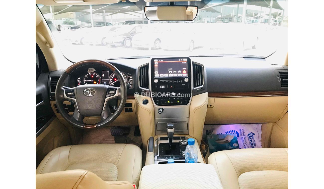 Toyota Land Cruiser بحاله ممتازه بدون حوادث تشييكات وكاله بحاله ممتازه ضمان شاسيه جير ماكينه بودى