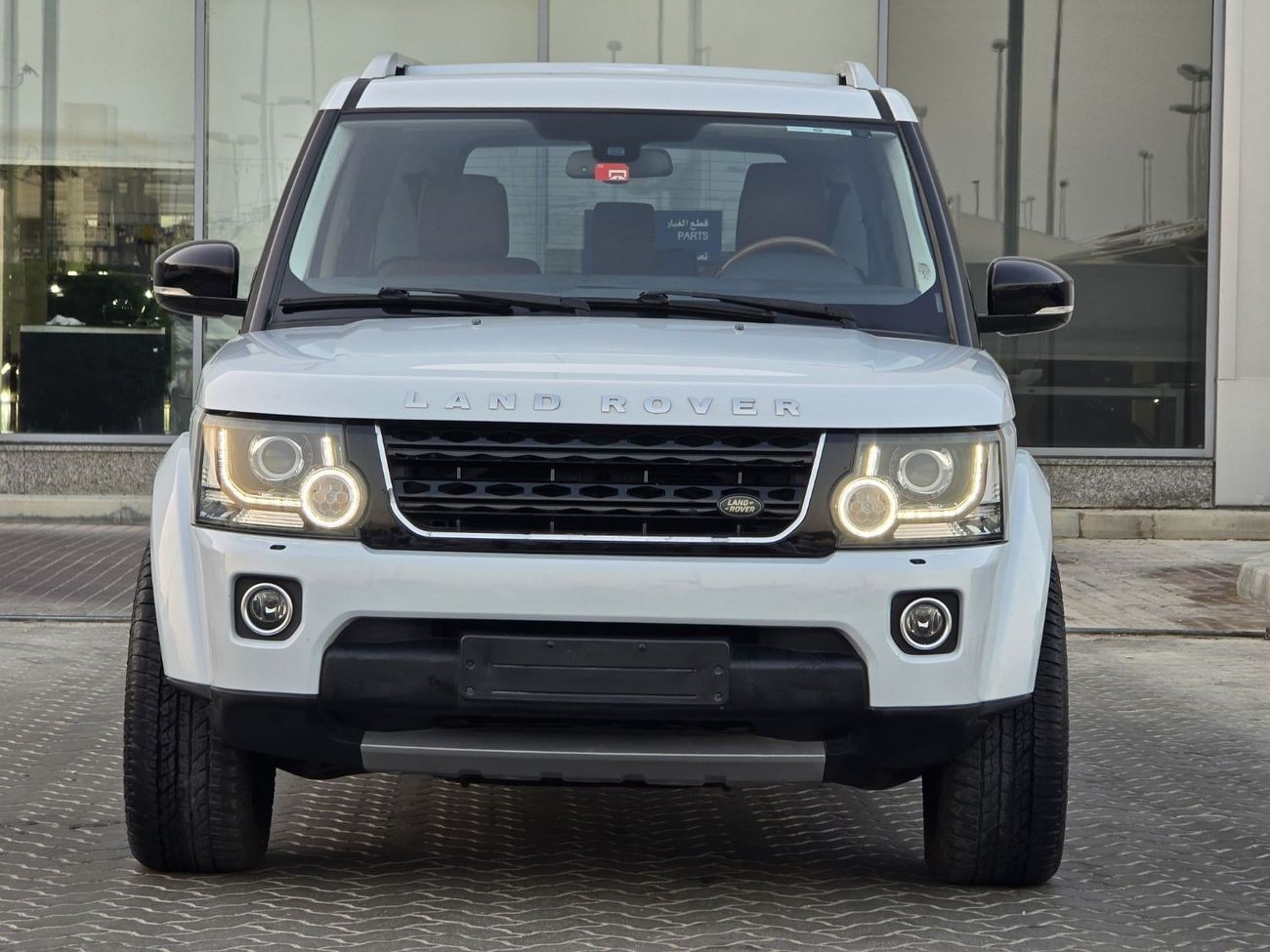 Land Rover Discovery LAND ROVER LR4 2016 GCC ORGINAL PAINT // GOOD CONDITION