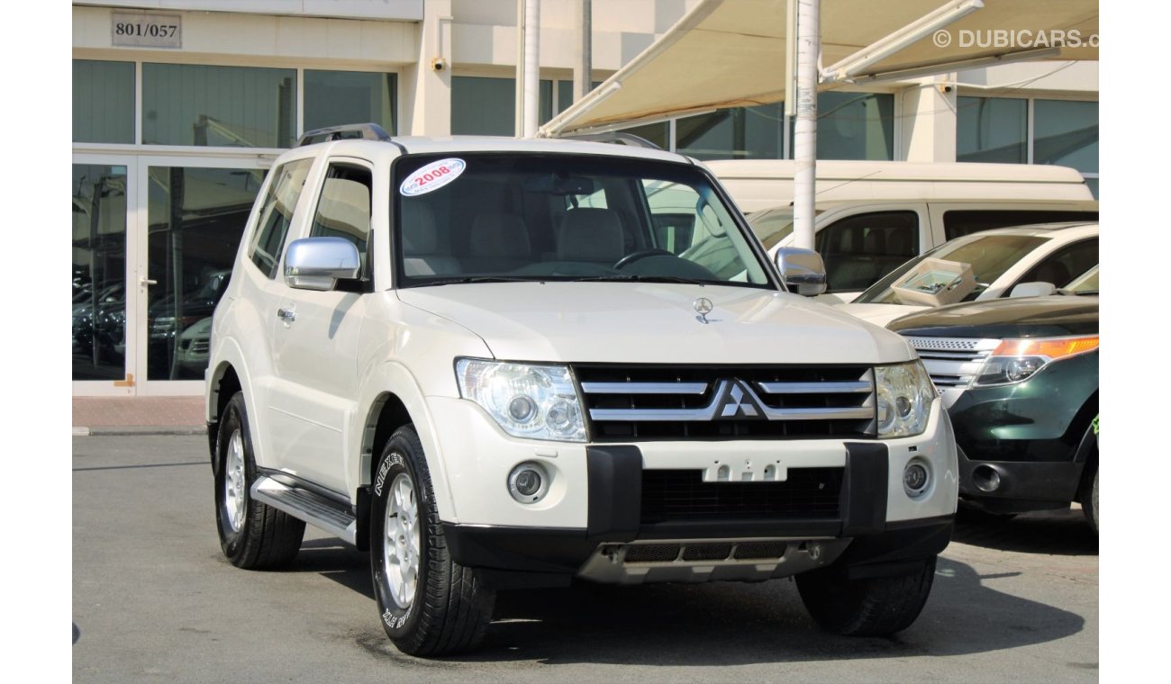 Mitsubishi Pajero ACCIDENTS FREE - GCC - COUPE - CAR IS IN PERFECT CONDITION INSIDE OUT