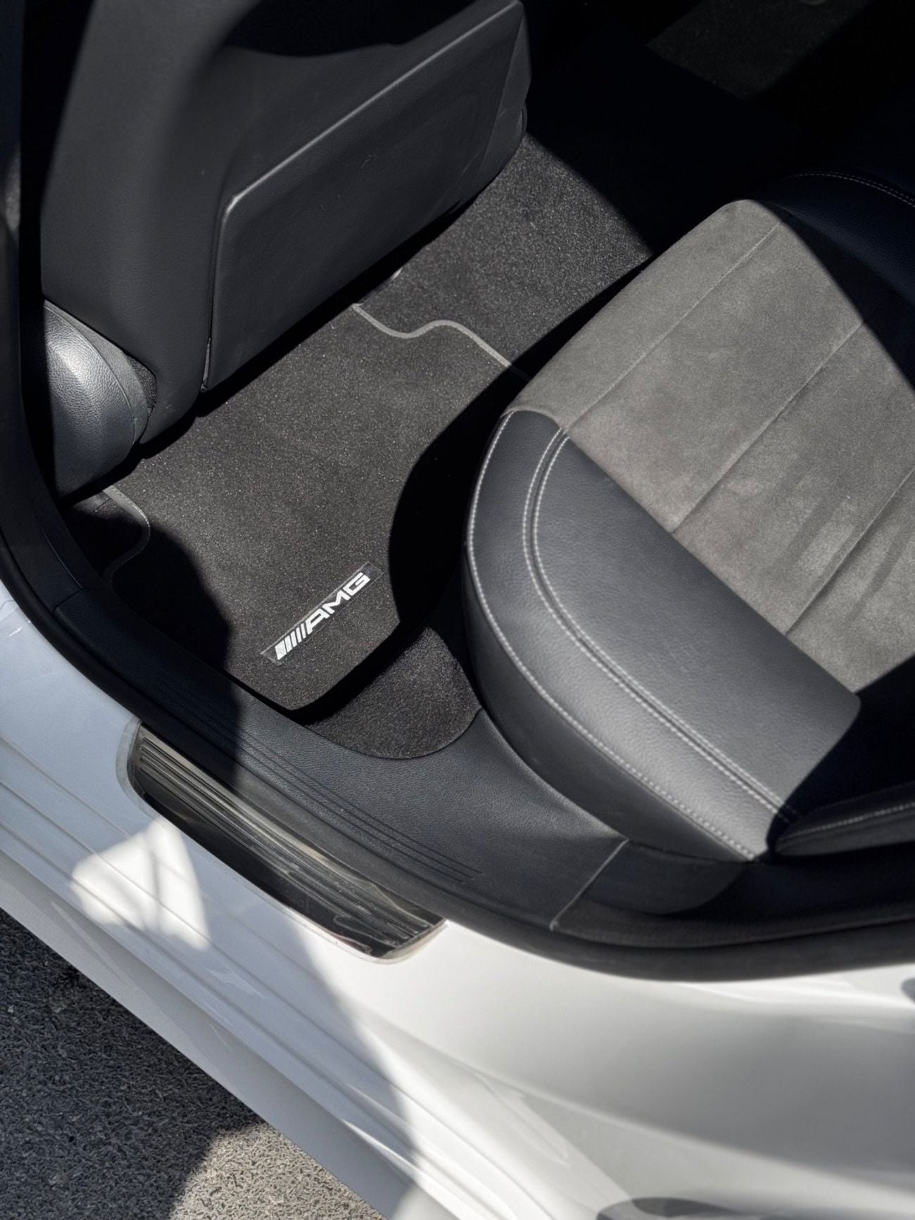 مرسيدس بنز E200 2.0L