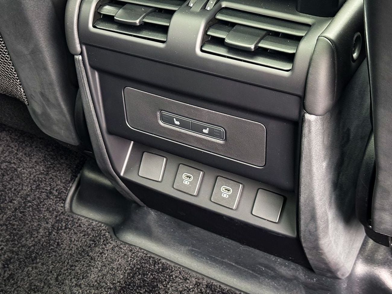 Land Rover Defender 110 X P425 5.0L V8 OVERFINCH in RIGHT HAND DRIVE (EXPORT ONLY)