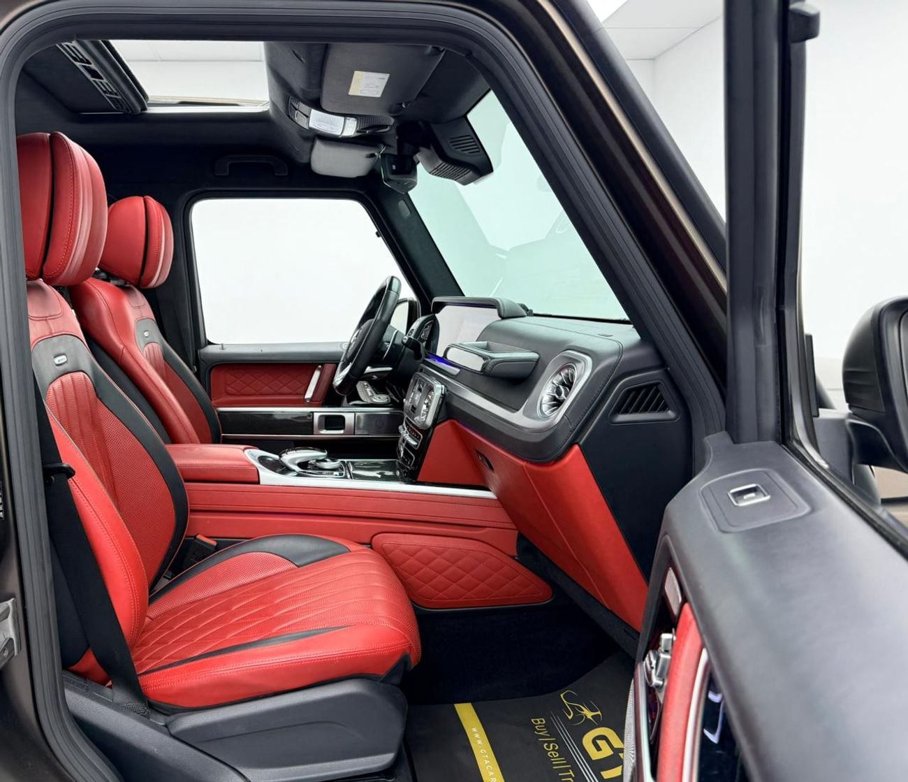 Mercedes Benz G63 AMG STD 2020 Mercedes Benz G63 AMG, Warranty, Service History, Fully Loaded, Excellent Condition, Japane