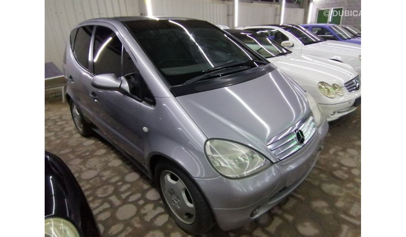 Mercedes-Benz A 160 Mercedes 2006 model WAD 4 cylinder full option in good condition