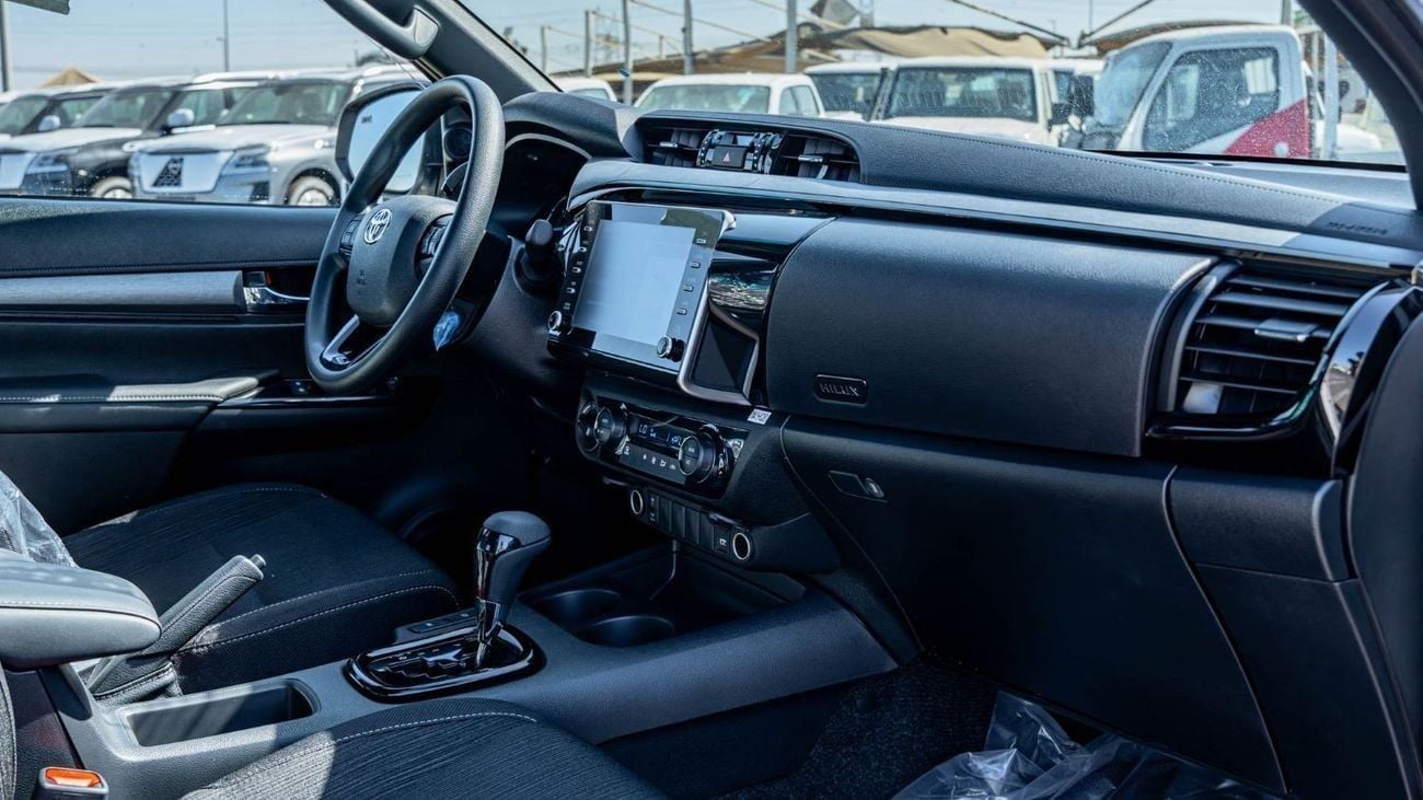 تويوتا هيلوكس 2025 Toyota Hilux Adventure 4.0L Petrol AT (White)
