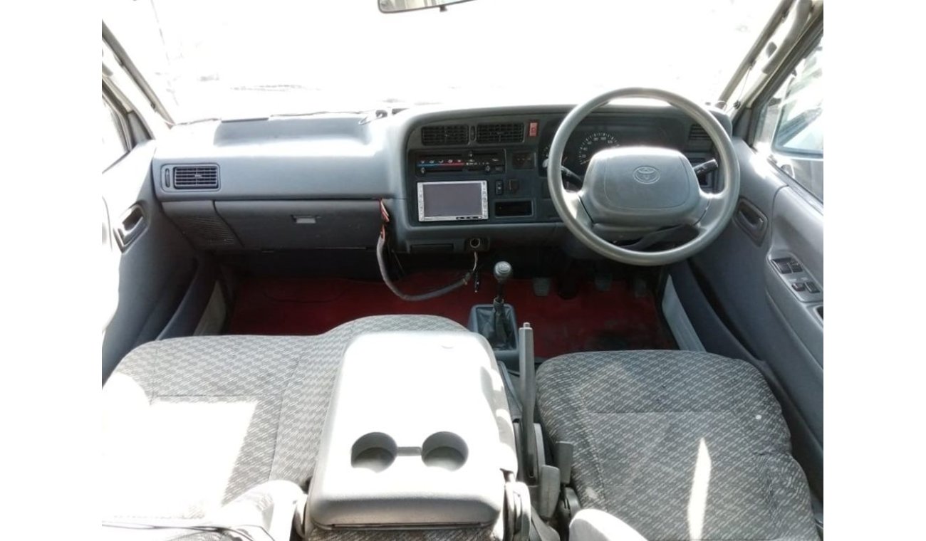 Toyota Hiace TOYOTA HIACE RIGHT HAND DRIVE (PM935)