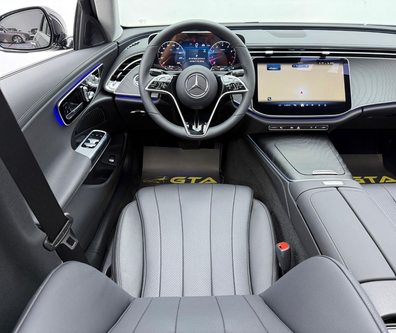 مرسيدس بنز E200 2.0L 2024 Mercedes Benz E200 AMG, Warranty, Fully Loaded, Very Low Kms, Excellent Condition, Korean