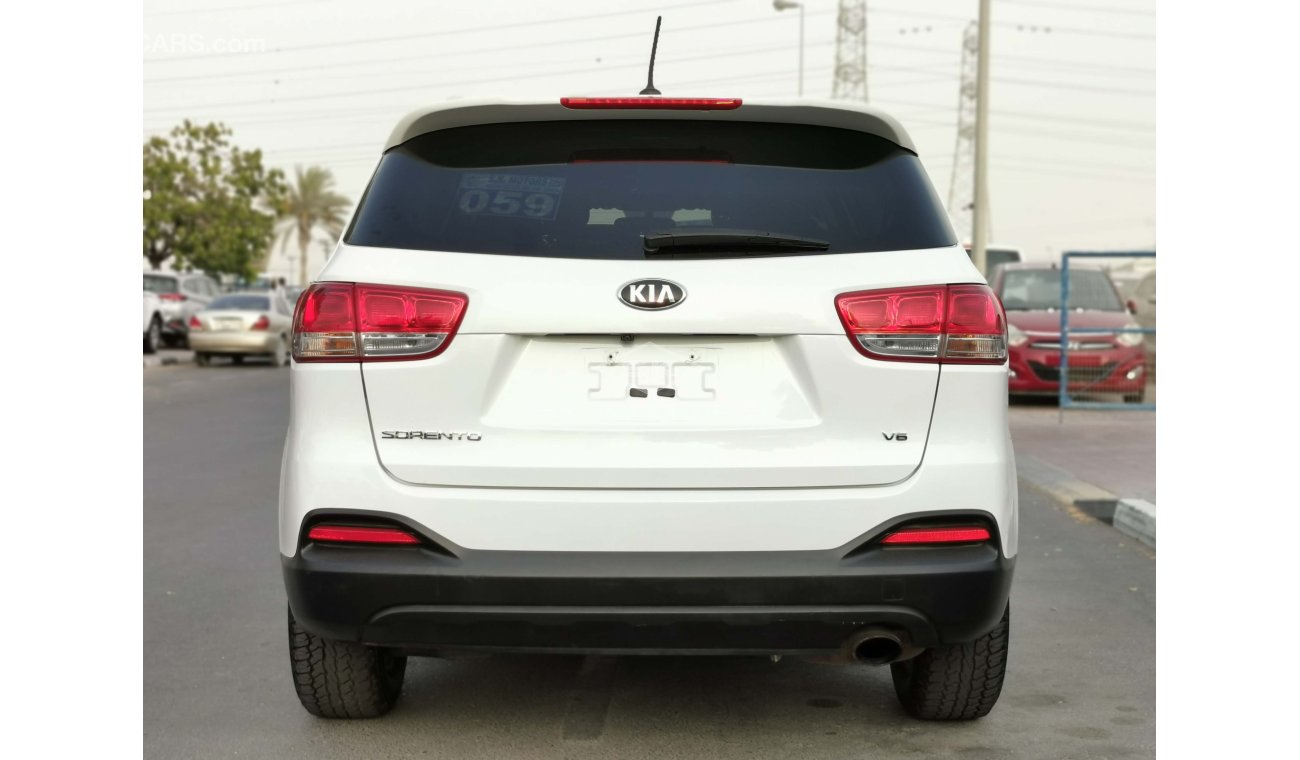 Kia Sorento 17" Rims, DRL LED Headlight, Fog Light, Rear Camera, Drive Mode, Rear A/C, Fabric Seats  (LOT # 386)