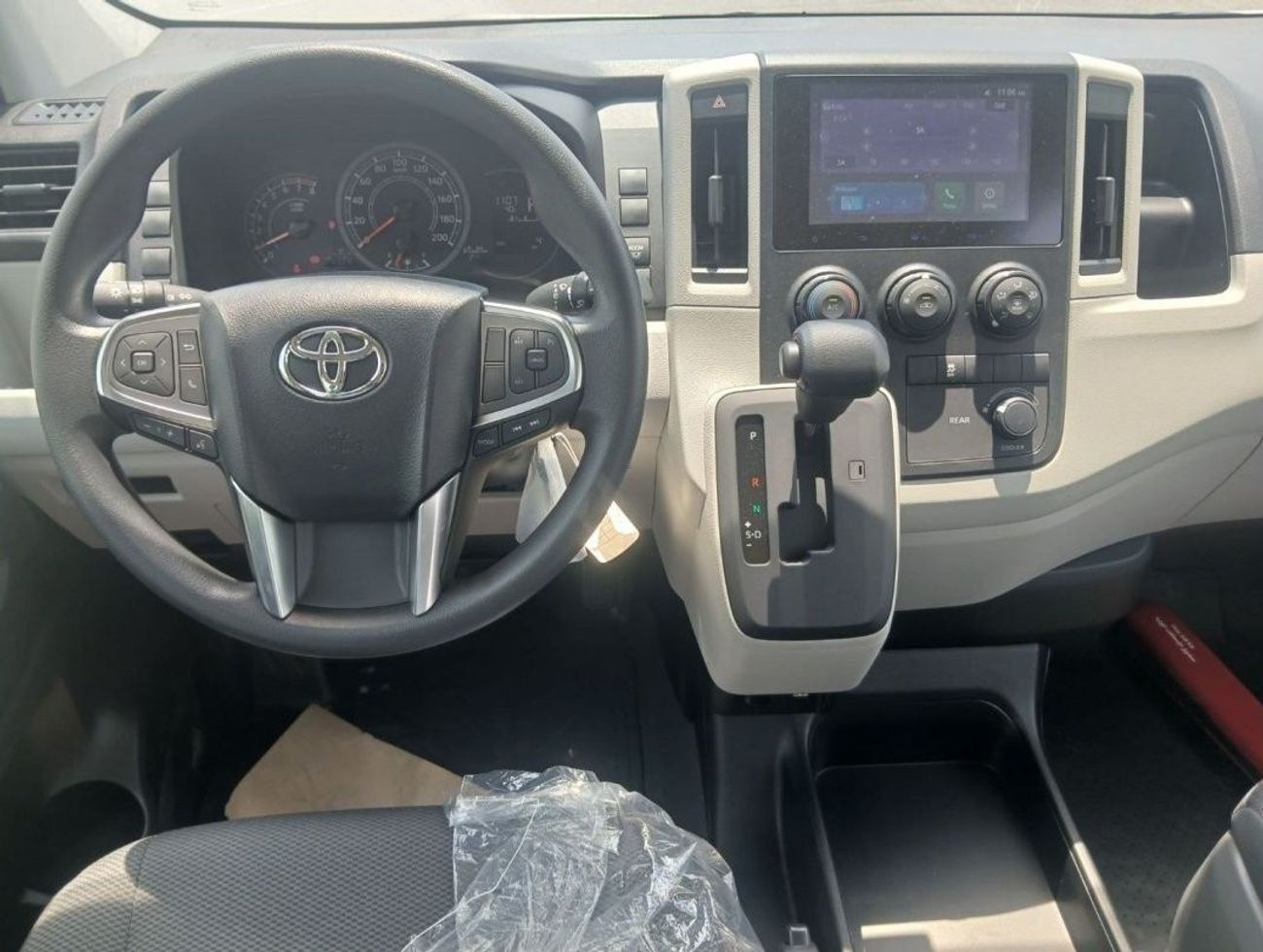 تويوتا هاياس ECT0003 - Toyota Hiace High Roof Passenger Van - 3.5L Petrol Auto White (Std)