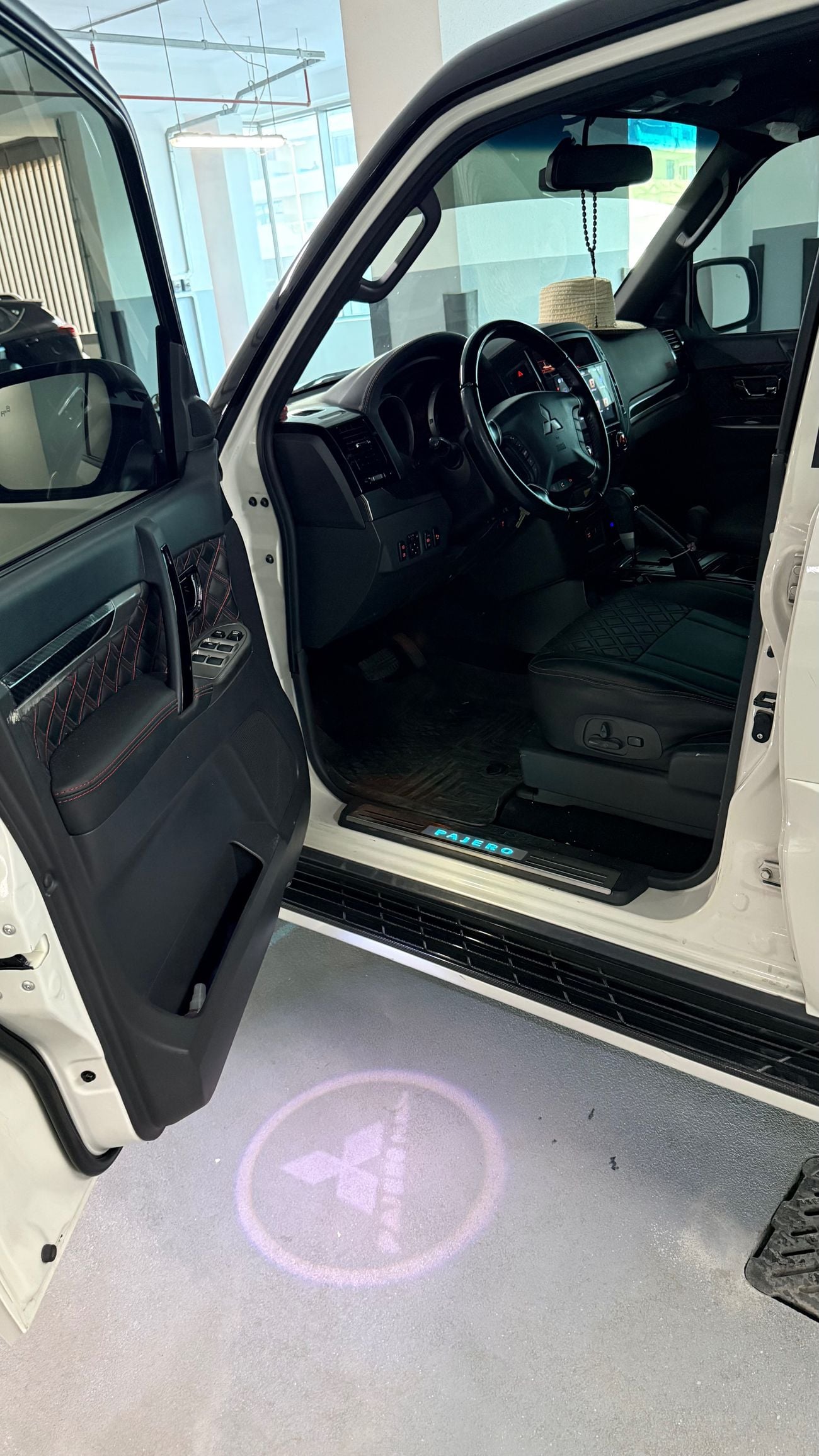 ميتسوبيشي باجيرو Mitsubishi Pajero Signature Edition 2020 3.8L GCC Specs | Firest owner