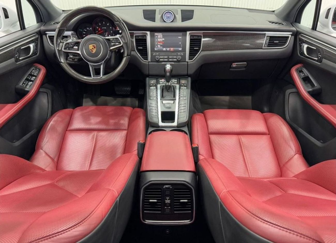 بورش ماكان GTS 3.0L (360 HP) 2017 Porsche Macan GTS, Service History, Fully Loaded, Carbon Fiber Package, GCC