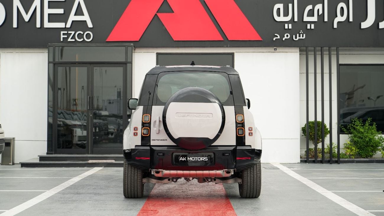 لاند روفر ديفندر P400 X-Dynamic HSE Borasco Grey 2026MY Export Only